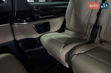 Минивэн Mercedes-Benz V-Class 2019 в 