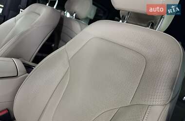 Минивэн Mercedes-Benz V-Class 2019 в 