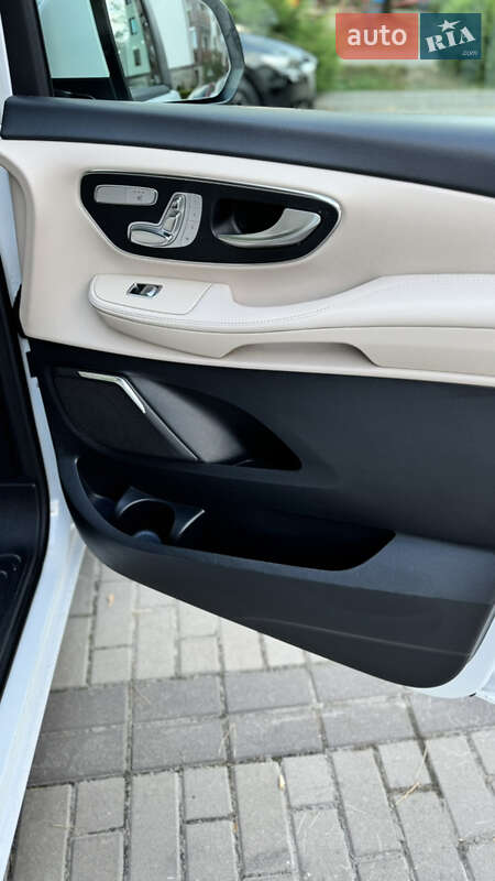 Мінівен Mercedes-Benz V-Class 2016 в Києві фото 7 Мінівен Mercedes-Benz V-Class 2016 в Києві