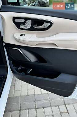 Мінівен Mercedes-Benz V-Class 2016 в  фото 7 Мінівен Mercedes-Benz V-Class 2016 в