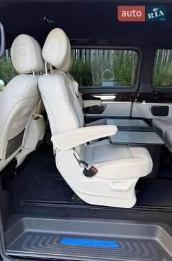 Минивэн Mercedes-Benz V-Class 2019 в 