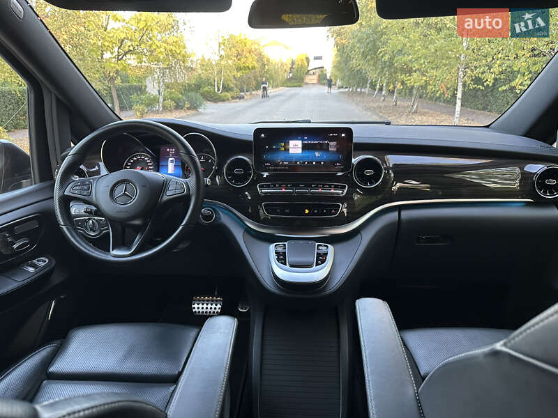 Минивэн Mercedes-Benz V-Class 2023 в Одессе