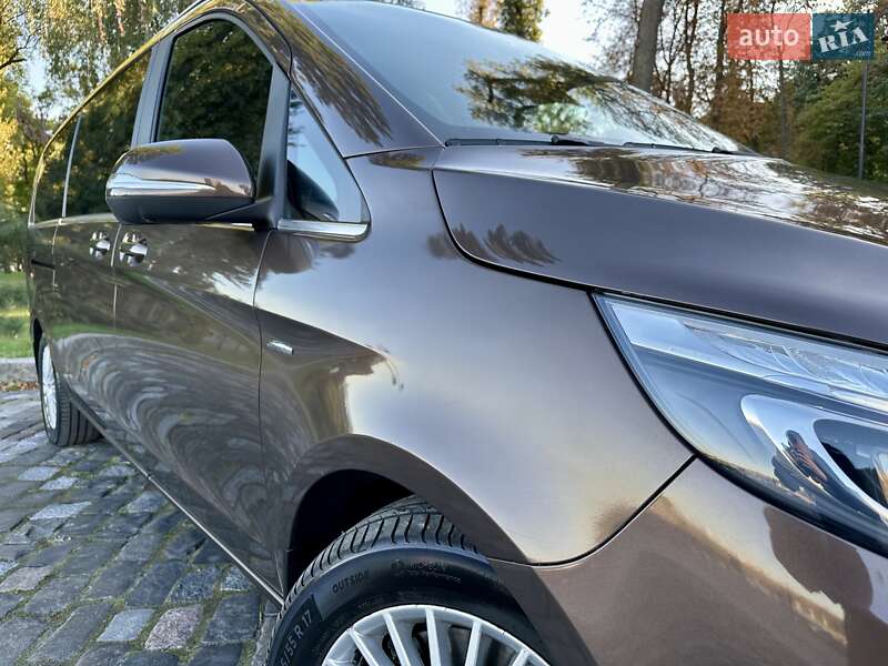 Мінівен Mercedes-Benz V-Class 2016 в Києві