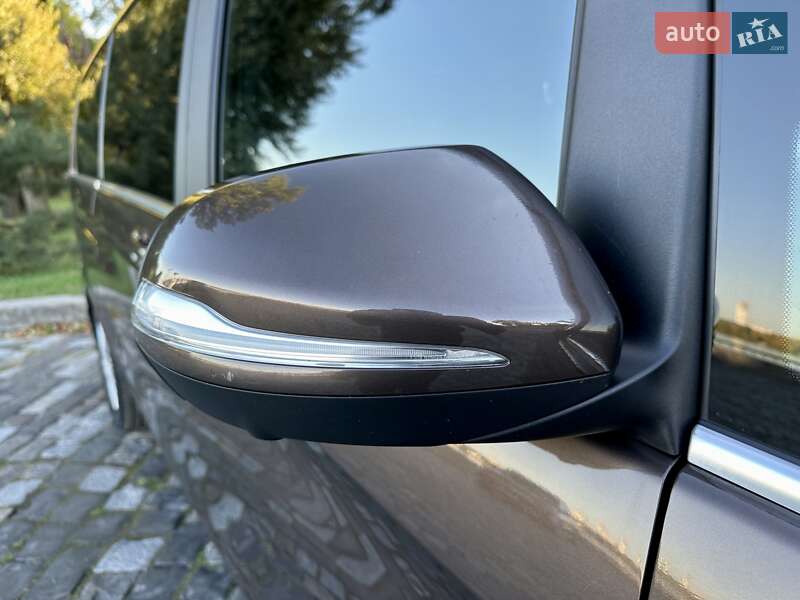 Мінівен Mercedes-Benz V-Class 2016 в Києві