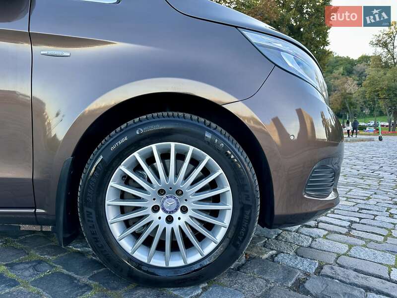 Мінівен Mercedes-Benz V-Class 2016 в Києві
