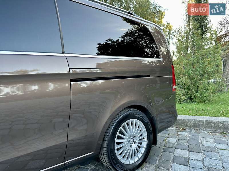 Мінівен Mercedes-Benz V-Class 2016 в Києві