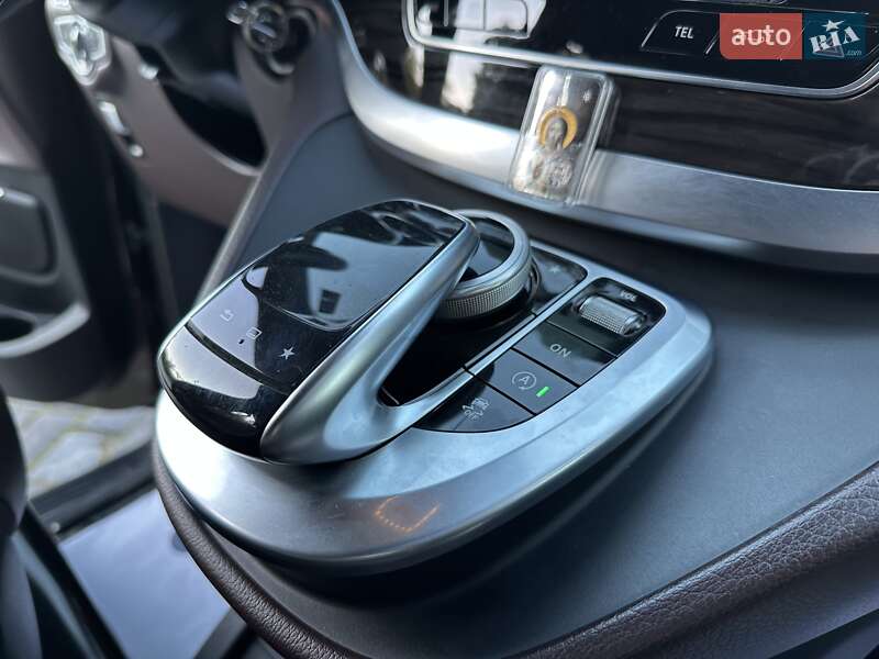 Мінівен Mercedes-Benz V-Class 2016 в Києві
