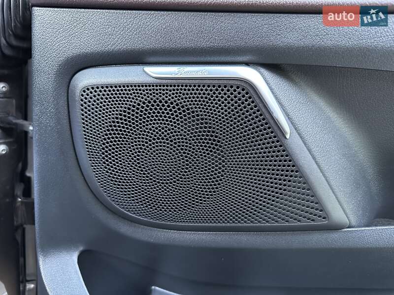 Мінівен Mercedes-Benz V-Class 2016 в Києві