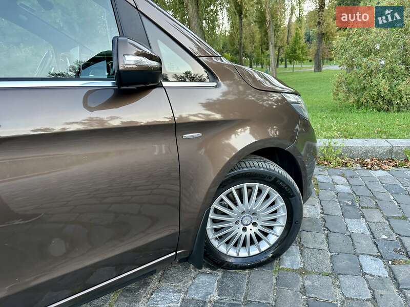 Мінівен Mercedes-Benz V-Class 2016 в Києві