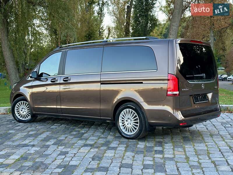 Мінівен Mercedes-Benz V-Class 2016 в Києві