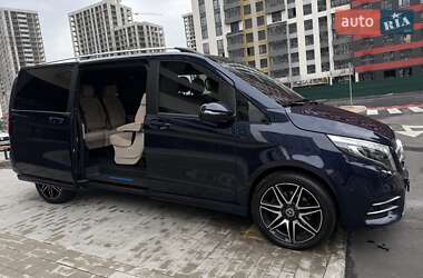 Минивэн Mercedes-Benz V-Class 2018 в 