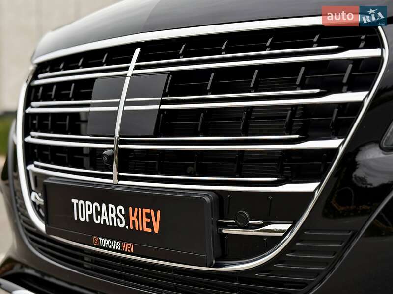 Минивэн Mercedes-Benz V-Class 2025 в Киеве