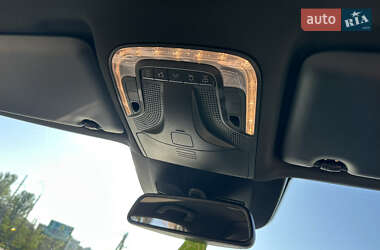 Минивэн Mercedes-Benz V-Class 2015 в  фото 56 Минивэн Mercedes-Benz V-Class 2015 в