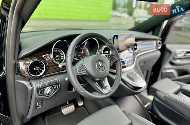 Минивэн Mercedes-Benz V-Class 2023 в 