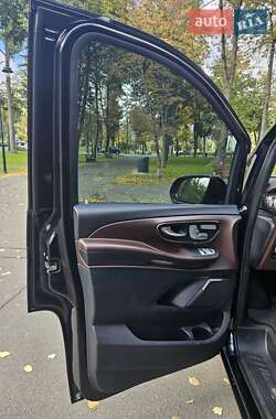 Минивэн Mercedes-Benz V-Class 2017 в 