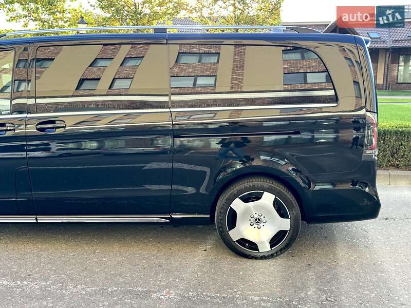 Минивэн Mercedes-Benz V-Class 2025 в Киеве