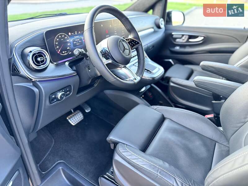 Минивэн Mercedes-Benz V-Class 2025 в Киеве
