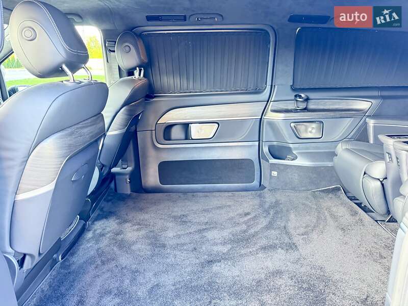 Минивэн Mercedes-Benz V-Class 2025 в Киеве