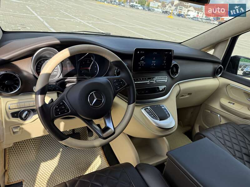 Мінівен Mercedes-Benz V-Class 2023 в Чернівцях