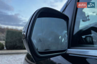 Минивэн Mercedes-Benz V-Class 2021 в  фото 45 Минивэн Mercedes-Benz V-Class 2021 в