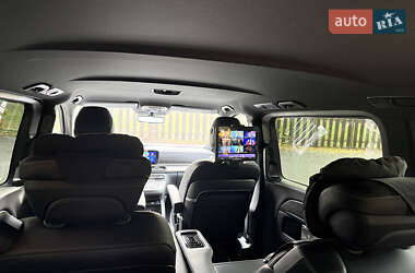Минивэн Mercedes-Benz V-Class 2025 в Киеве