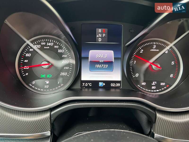 Минивэн Mercedes-Benz V-Class 2016 в Киеве фото 7 Минивэн Mercedes-Benz V-Class 2016 в Киеве