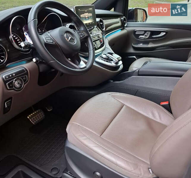 Минивэн Mercedes-Benz V-Class 2020 в Киеве