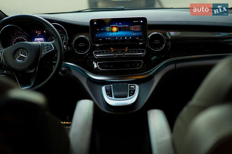 Минивэн Mercedes-Benz V-Class 2021 в Киеве