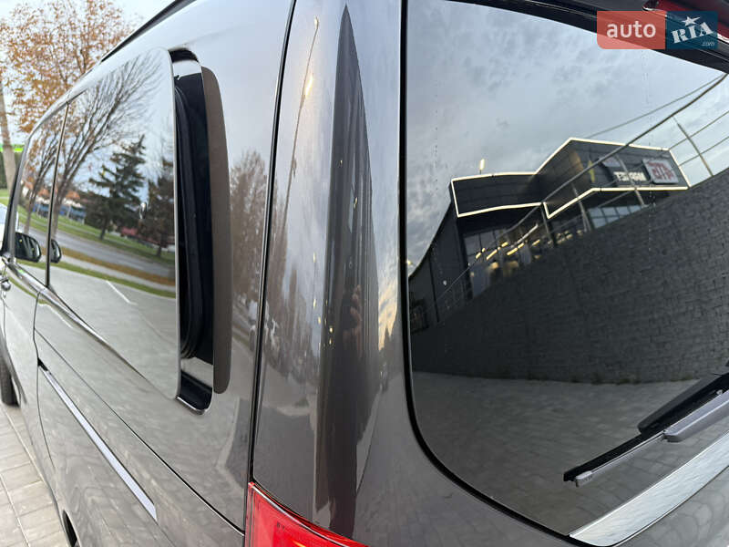Мінівен Mercedes-Benz V-Class 2021 в Луцьку