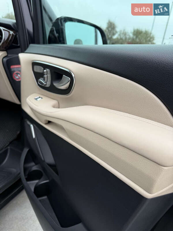 Минивэн Mercedes-Benz V-Class 2015 в Киеве