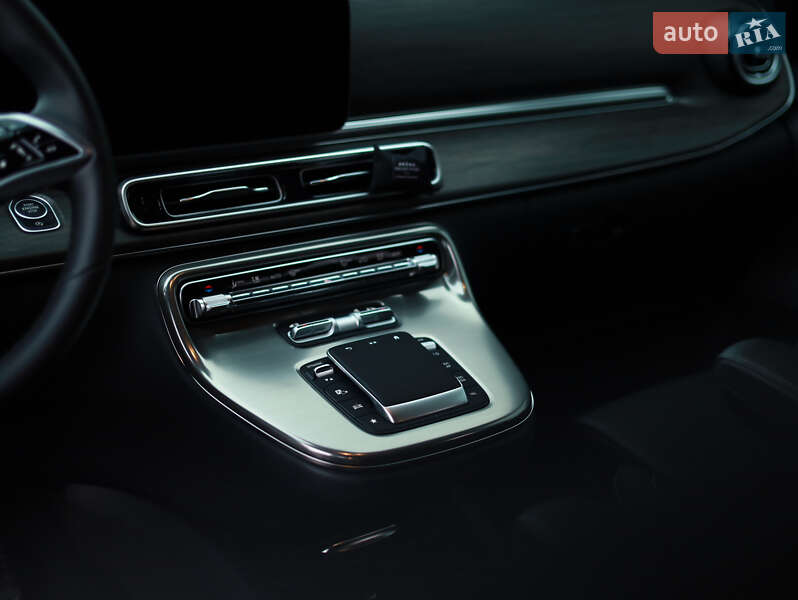 Минивэн Mercedes-Benz V-Class 2024 в Киеве