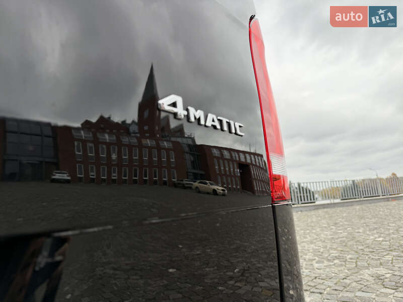 Минивэн Mercedes-Benz V-Class 2021 в Днепре