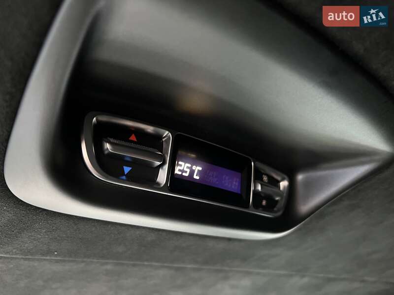 Минивэн Mercedes-Benz V-Class 2024 в Киеве