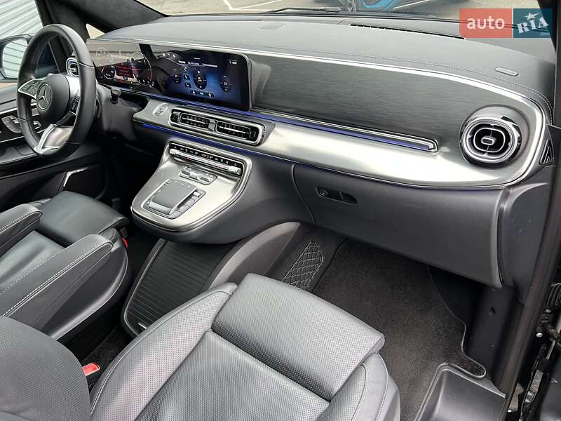 Минивэн Mercedes-Benz V-Class 2024 в Киеве