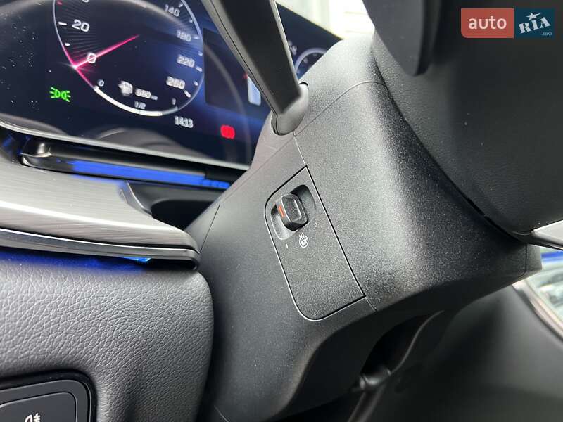 Минивэн Mercedes-Benz V-Class 2024 в Киеве