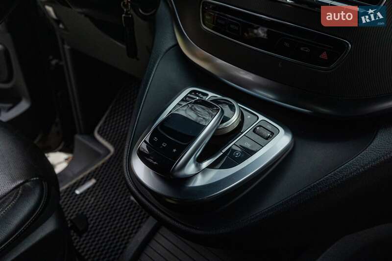 Минивэн Mercedes-Benz V-Class 2015 в Киеве
