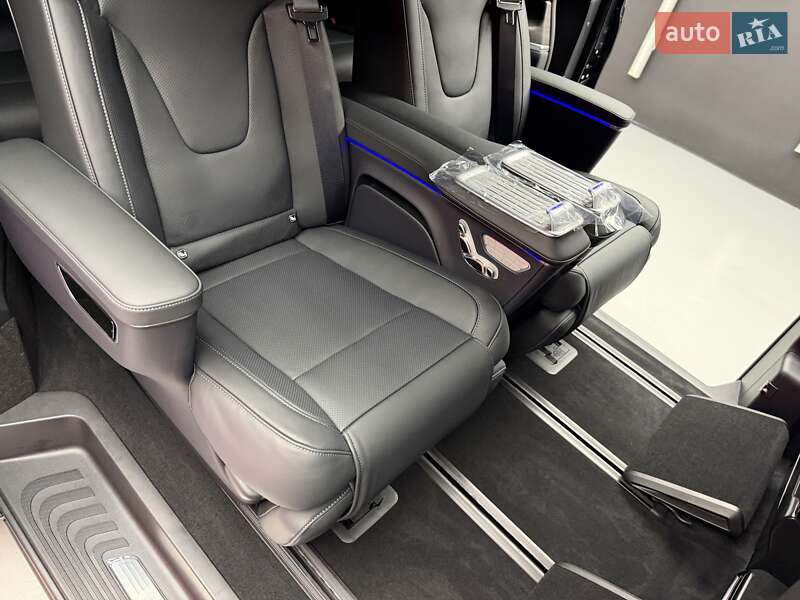 Минивэн Mercedes-Benz V-Class 2025 в Киеве