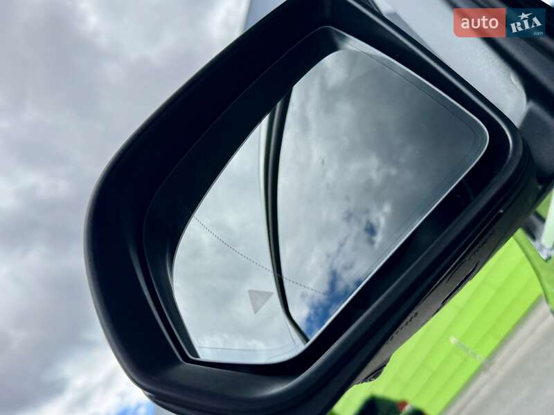 Минивэн Mercedes-Benz V-Class 2023 в Киеве