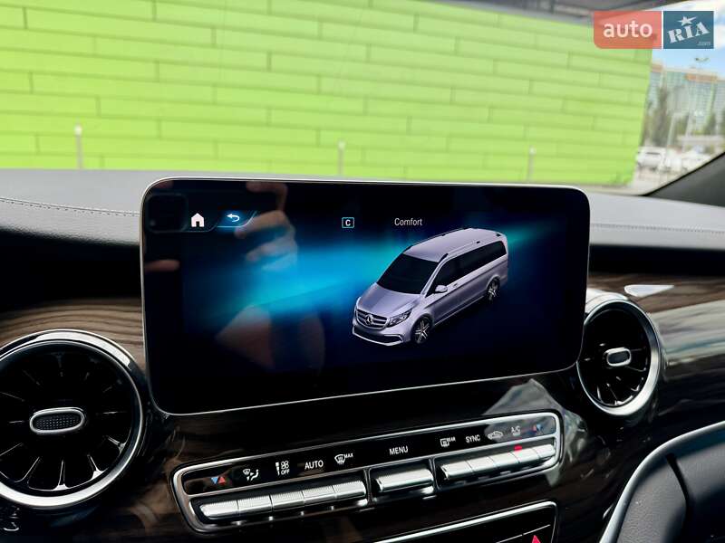 Минивэн Mercedes-Benz V-Class 2023 в Киеве