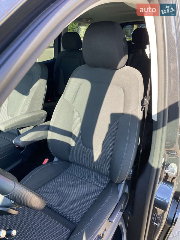 Мінівен Mercedes-Benz V-Class 2023 в Києві