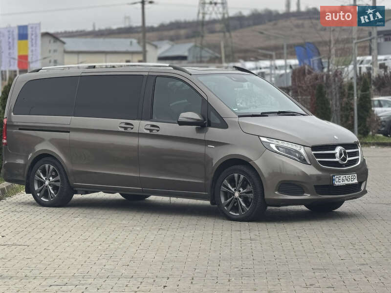 Минивэн Mercedes-Benz V-Class 2016 в Сторожинце