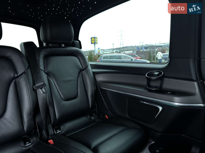 Минивэн Mercedes-Benz V-Class 2016 в Сторожинце