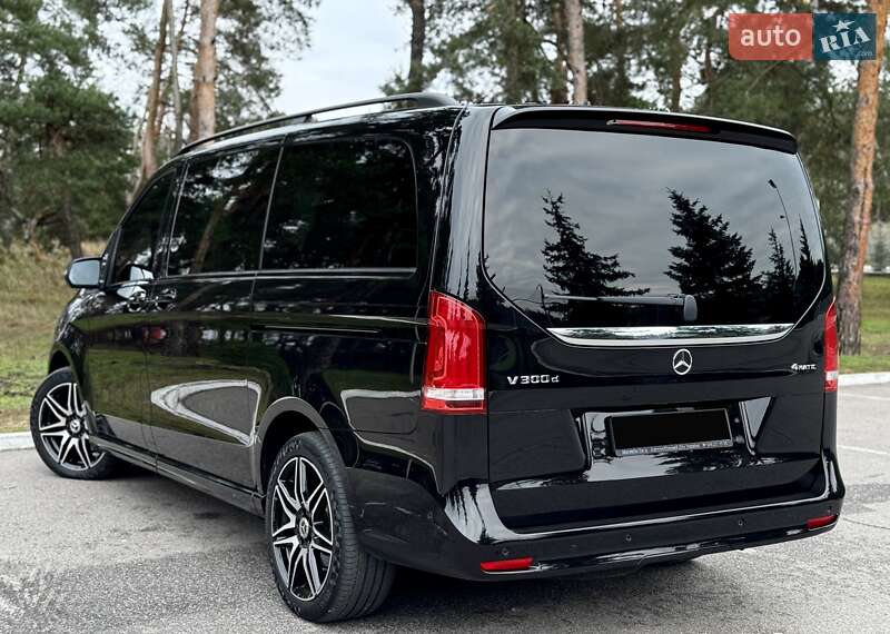 Минивэн Mercedes-Benz V-Class 2022 в Киеве