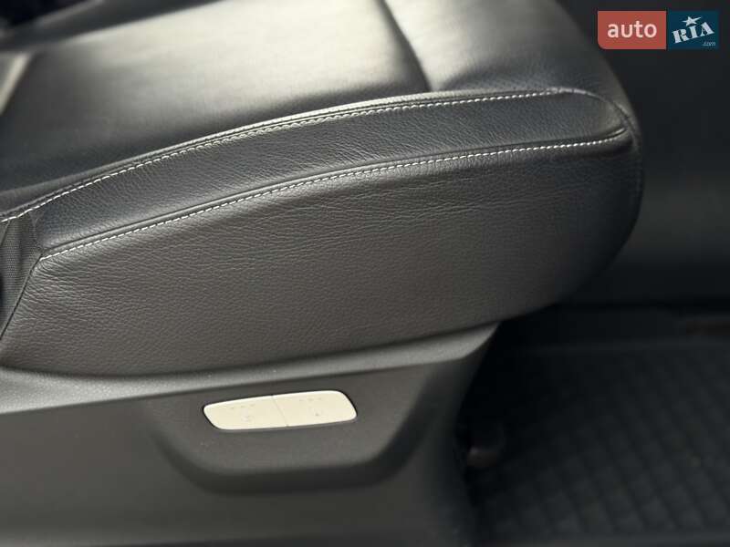 Мінівен Mercedes-Benz V-Class 2020 в Одесі