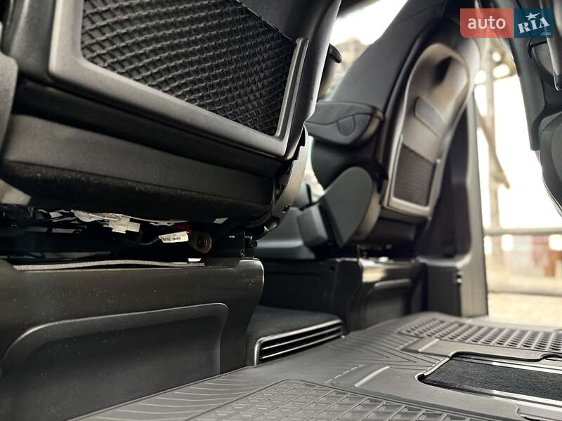 Мінівен Mercedes-Benz V-Class 2020 в Одесі