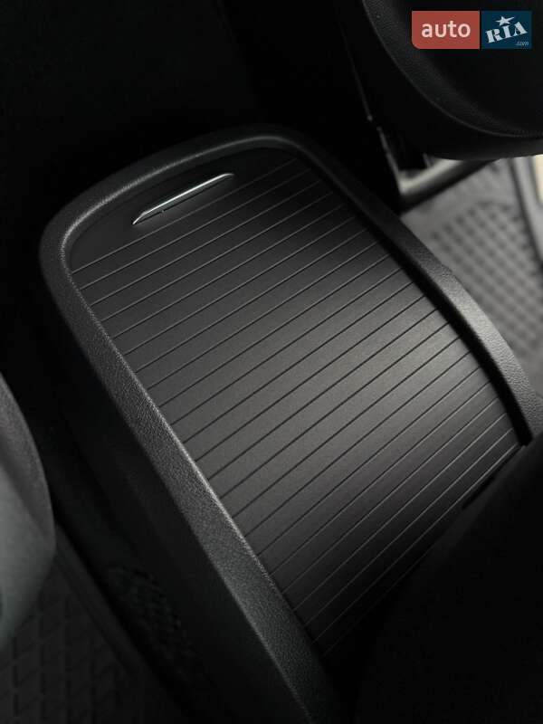 Мінівен Mercedes-Benz V-Class 2020 в Одесі