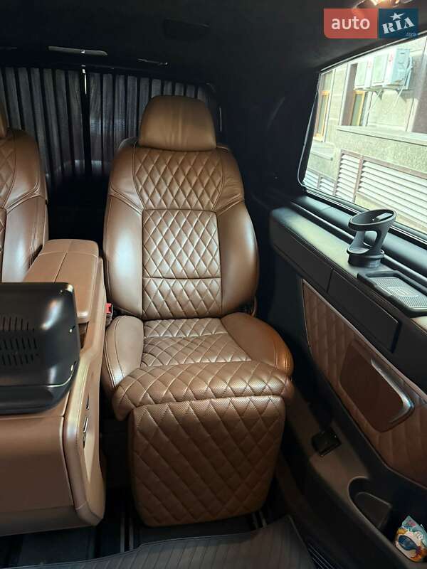 Минивэн Mercedes-Benz V-Class 2015 в Киеве