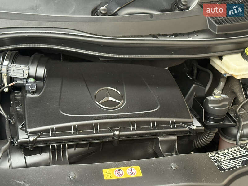 Мінівен Mercedes-Benz V-Class 2021 в Києві фото 13 Мінівен Mercedes-Benz V-Class 2021 в Києві