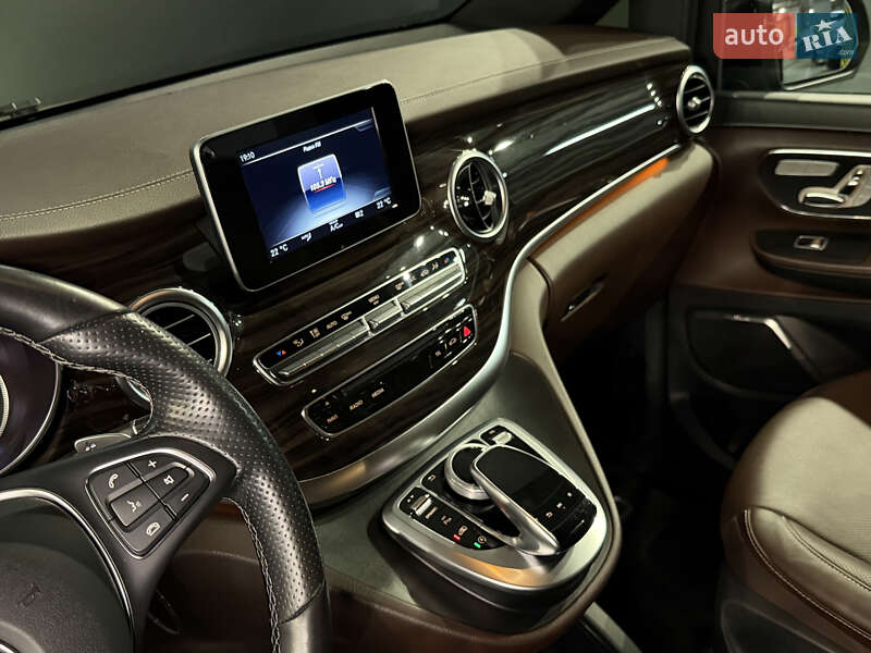 Мінівен Mercedes-Benz V-Class 2017 в Одесі