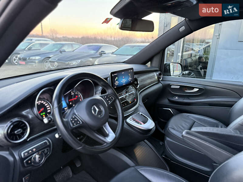 Мінівен Mercedes-Benz V-Class 2021 в Рівному